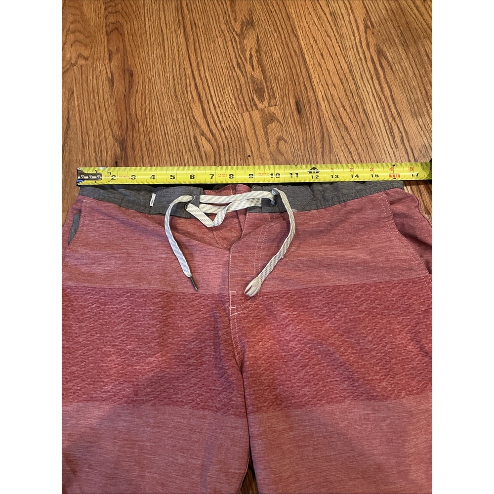 Lot Of 2 Vuori Men's Board Shorts Gray Stripes Pink Stripes Size 32 9" Inseam - Picture 8 of 11